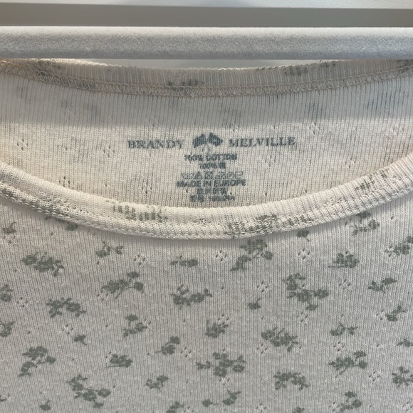 Cropped brandy tee with tiny green flowers - Picture 4 of 4